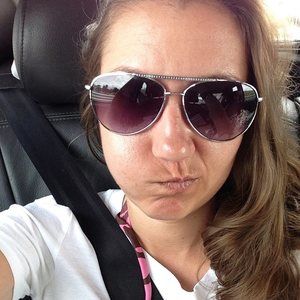 Meet your Posher, Ewa